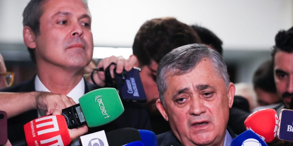 Guimarães contra socorro ao BRB