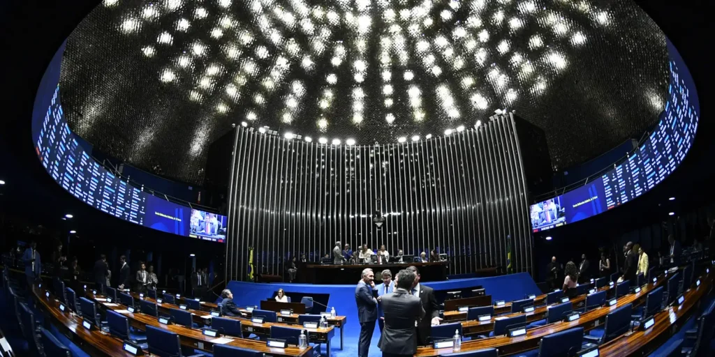 Senado aprova projeto de emprego jovem