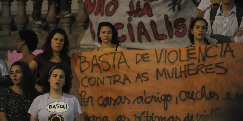 Violência atinge 54% das mulheres