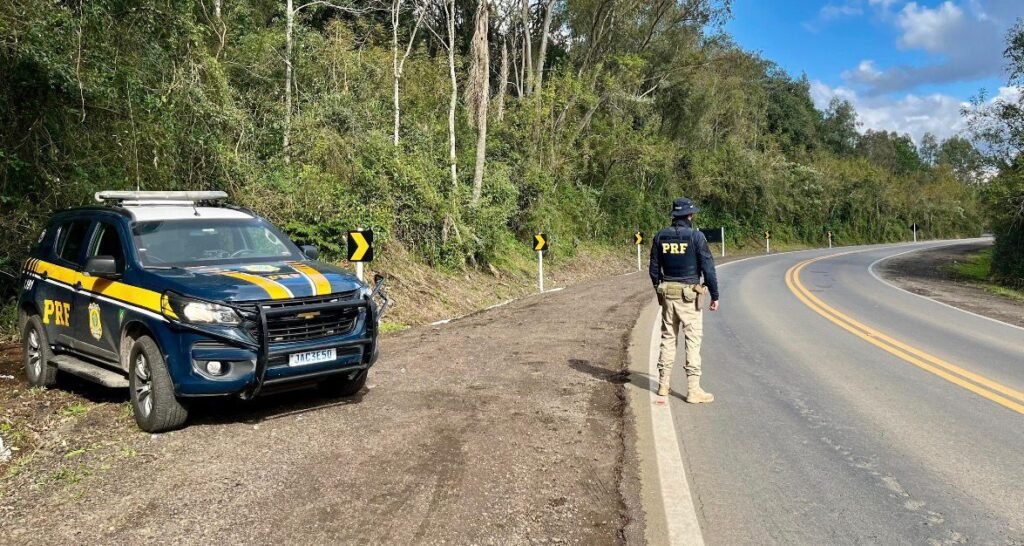 Homem com dívida de R$ 200 mil de pensão alimentícia é preso na BR-116, em Camaquã